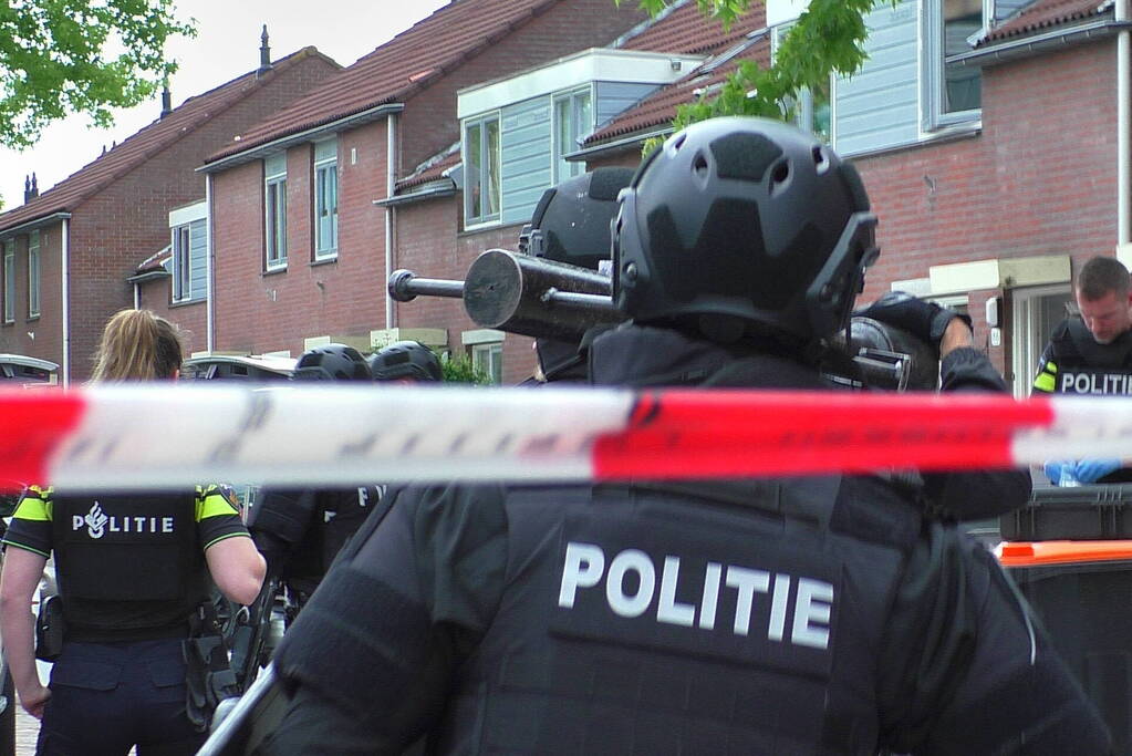 Straat afgezet na melding schietpartij