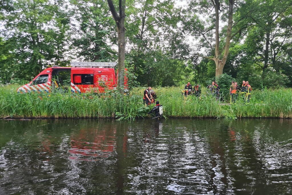 Zoekactie na gevonden fiets aan waterkant