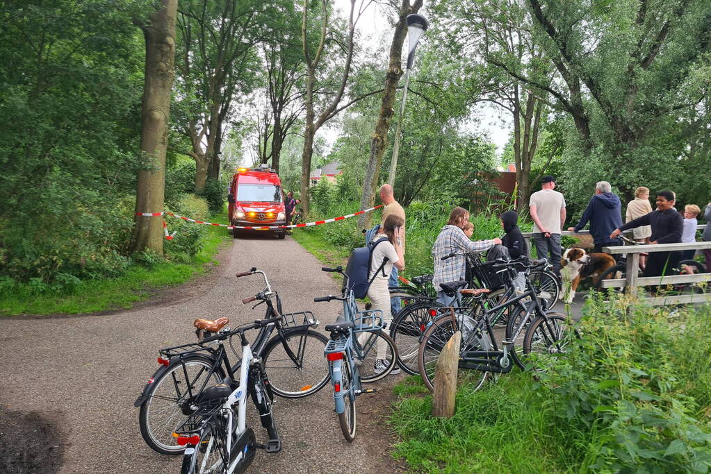 Zoekactie na gevonden fiets aan waterkant