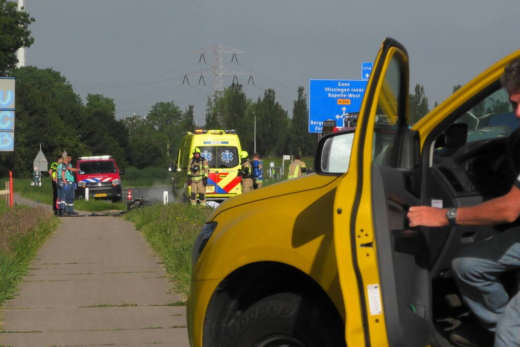 Weg afgesloten na dodelijk verkeersongeval