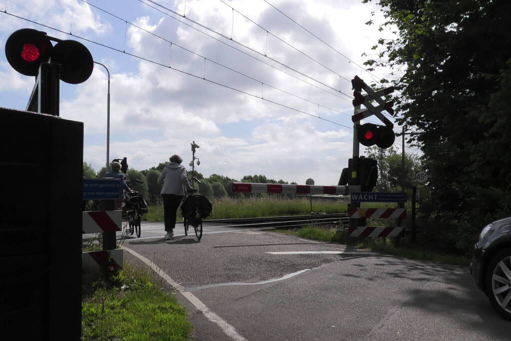 Gevaarlijke situatie door defecte spoorwegovergang