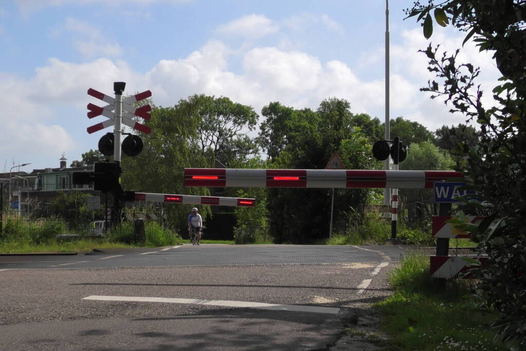 Gevaarlijke situatie door defecte spoorwegovergang