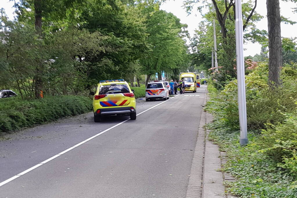 Motorrijder slaat over de kop