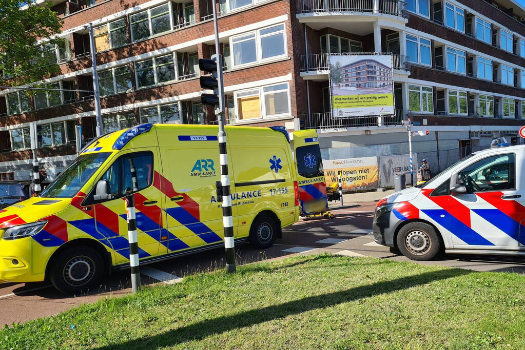 Scooterrijder gewond bij botsing met auto