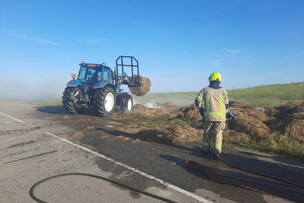 Meerdere hooibalen in brand