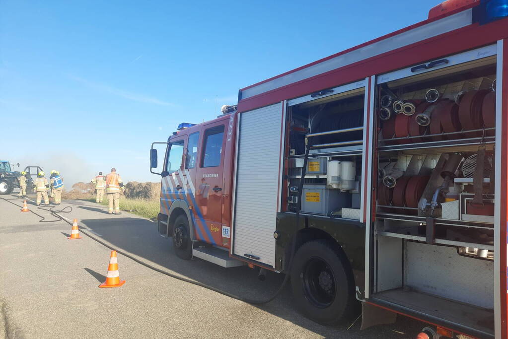 Meerdere hooibalen in brand