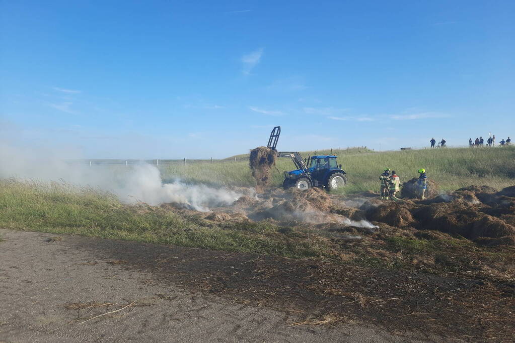 Meerdere hooibalen in brand