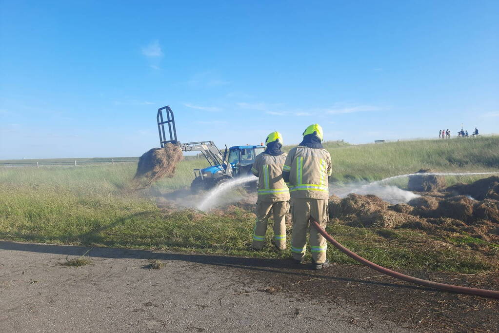 Meerdere hooibalen in brand
