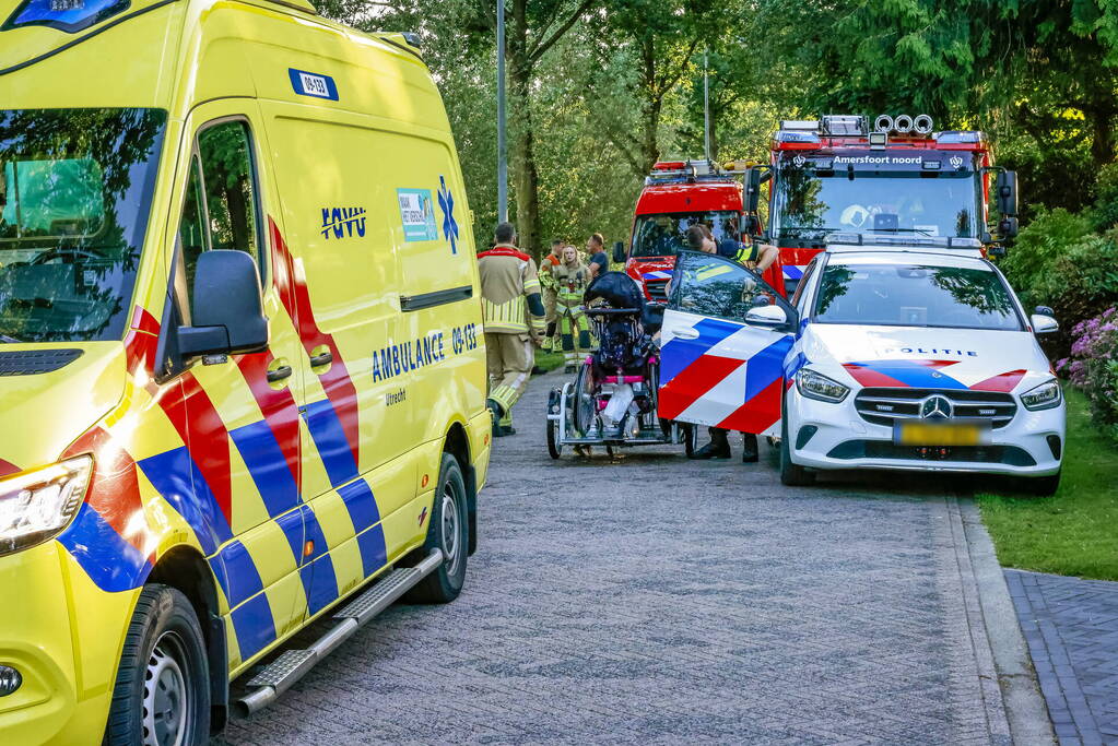 Personen op rolstoelfiets raken te water