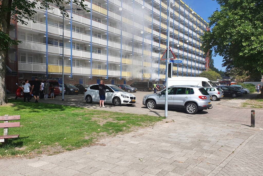 Flinke rookontwikkeling bij brand in flatgebouw