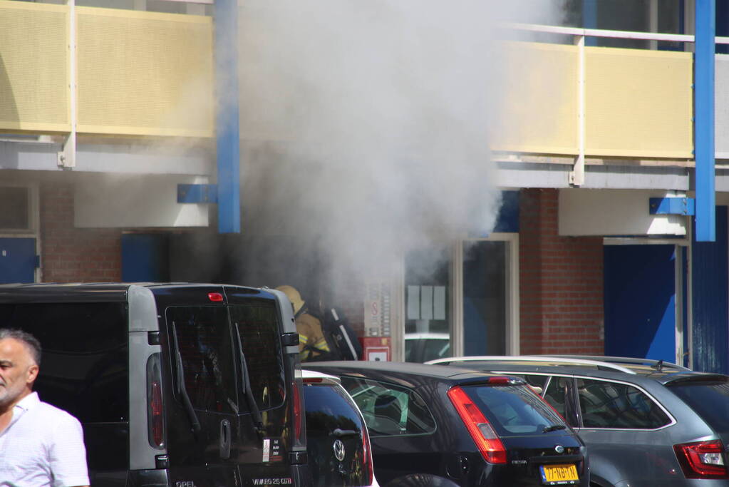 Flinke rookontwikkeling bij brand in flatgebouw