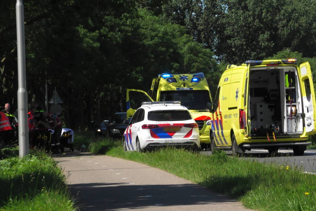 Motorrijder en fietser gewond bij aanrijding