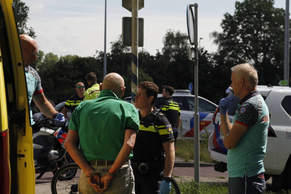 Agressieve man in de boeien na ongeval