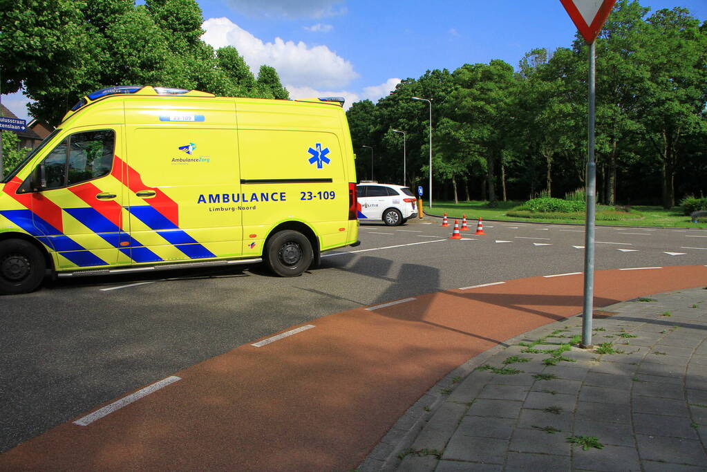 Bestuurder rijdt door na aanrijding met fietsster