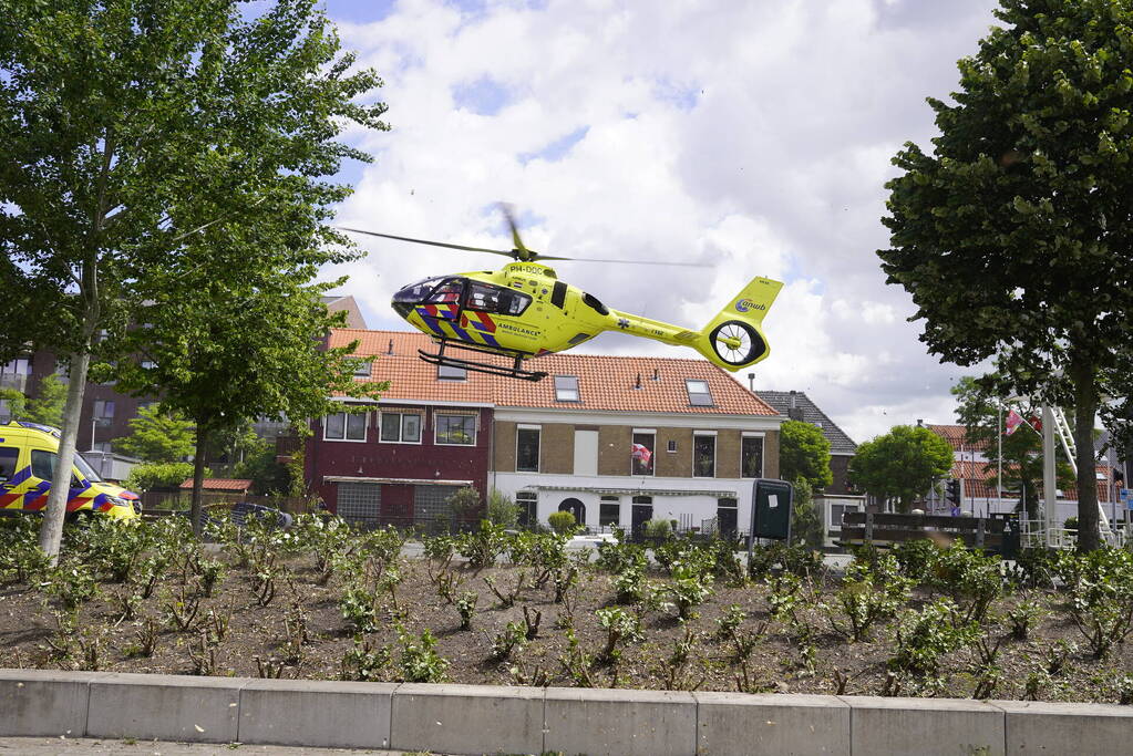 Traumahelikopter landt op De Korte Akkeren voor reanimatie
