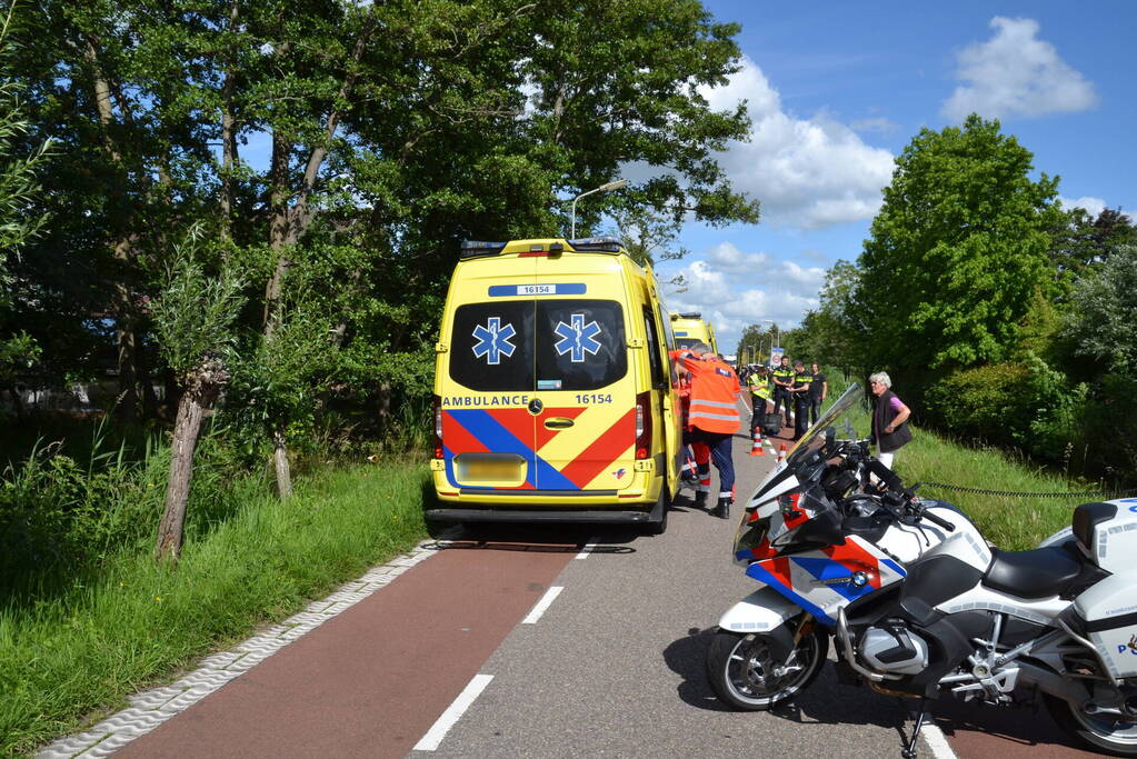 Moeder en kind ernstig gewond bij verkeersongeval