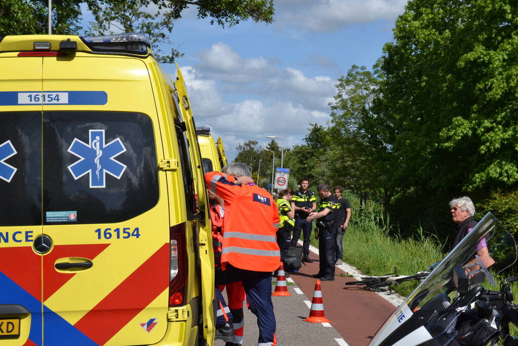 Moeder en kind ernstig gewond bij verkeersongeval