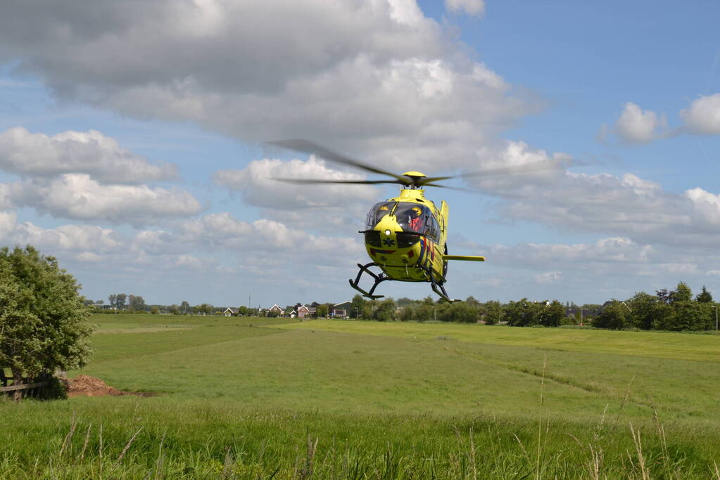 Moeder en kind ernstig gewond bij verkeersongeval