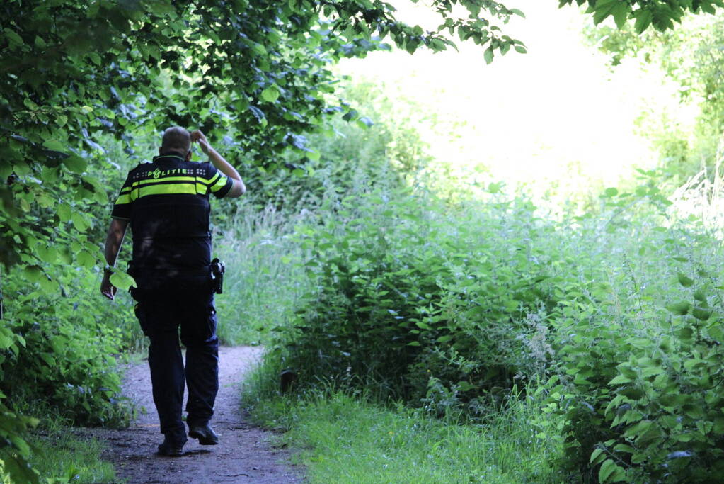 Bosgebied groots afgezet vanwege politieactie