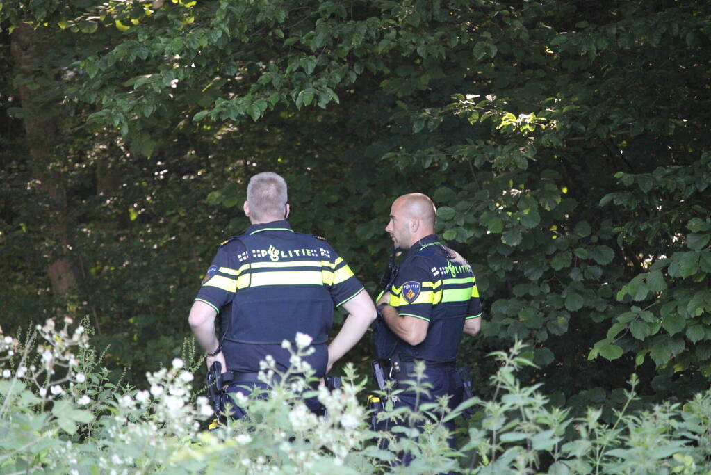 Bosgebied groots afgezet vanwege politieactie