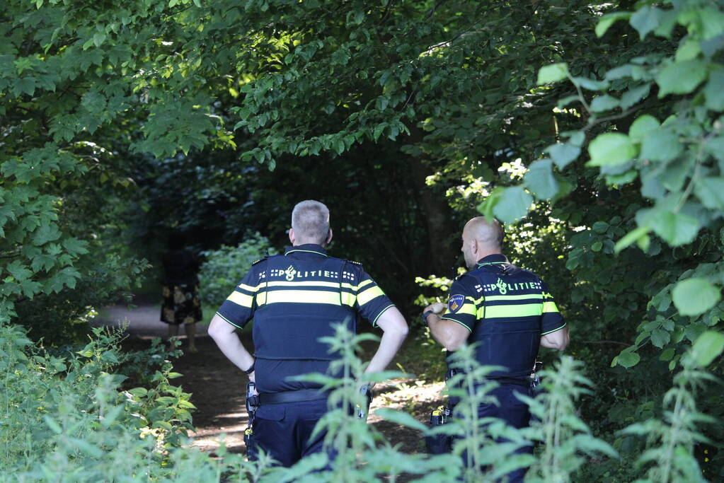 Bosgebied groots afgezet vanwege politieactie