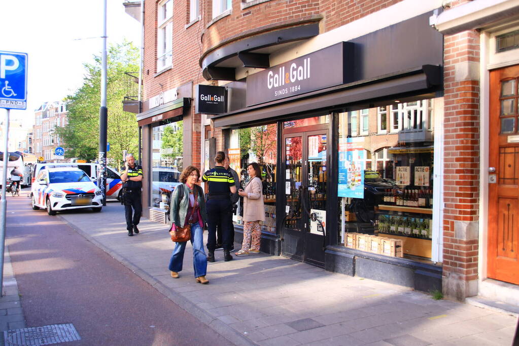 Geld buit gemaakt na overval op winkel