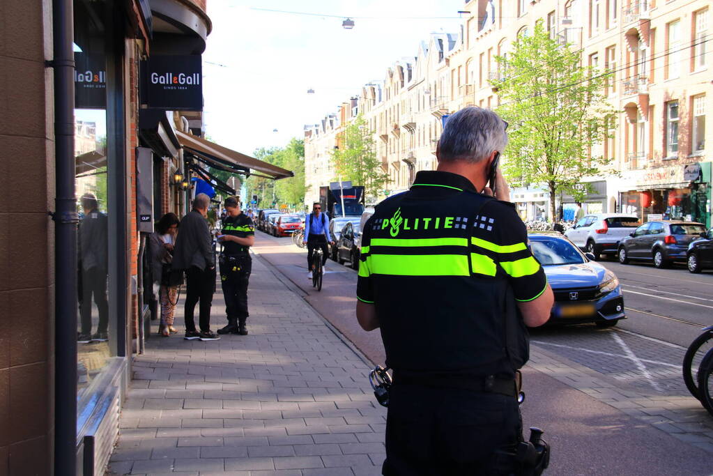 Geld buit gemaakt na overval op winkel