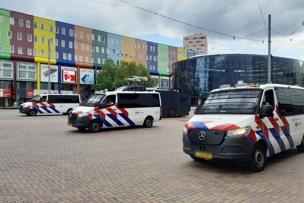 Grootscheepse ME oefening bij Johan Cruijff ArenA
