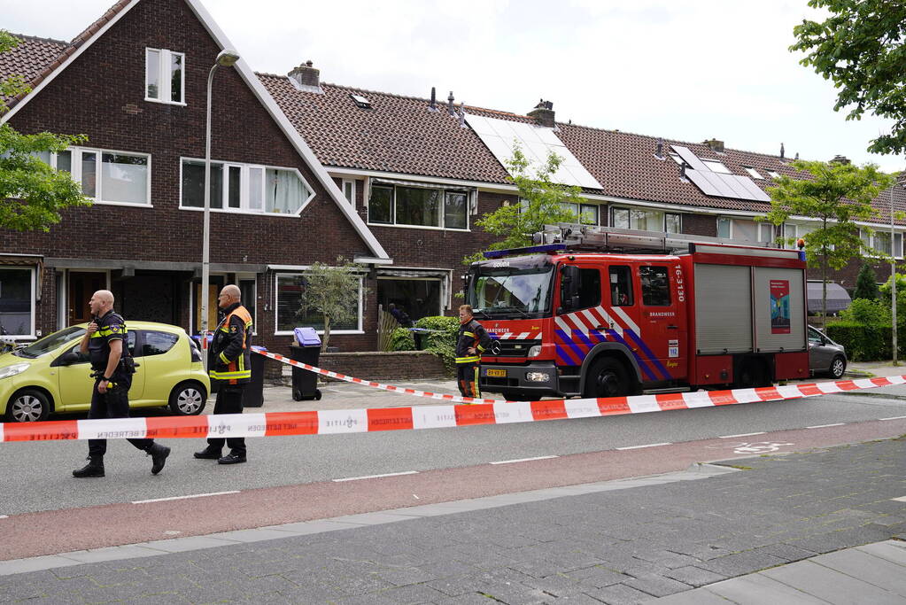 Brandweer doet metingen vanwege gaslucht
