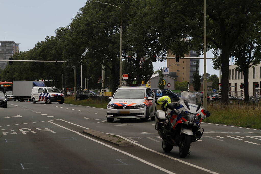 Scooterrijder gewond bij aanrijding met auto