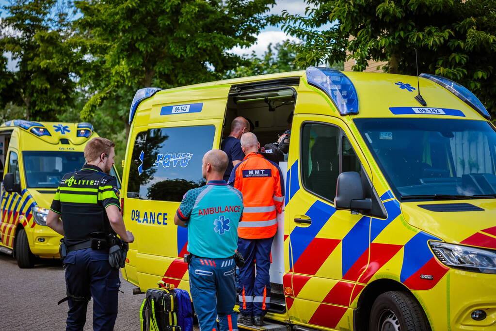 Traumahelikopter landt op voetbalveld ASC Nieuwland