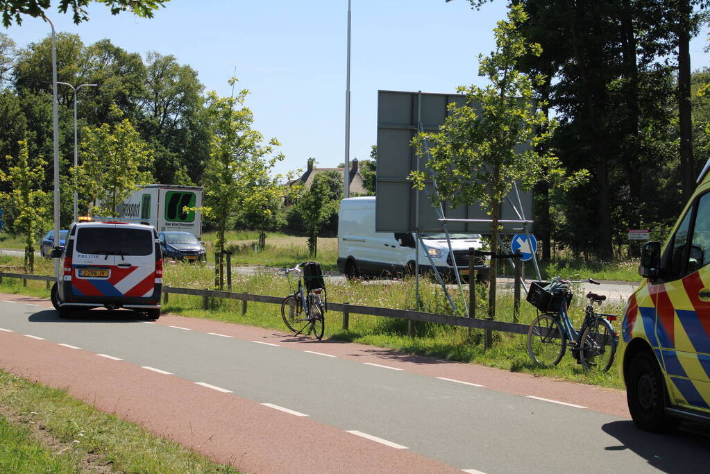 Jongedame op fiets raakt gewond bij valpartij