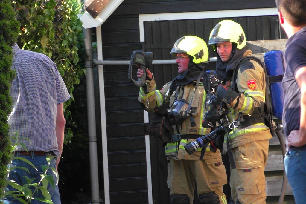 Brand in heg snel onder controle