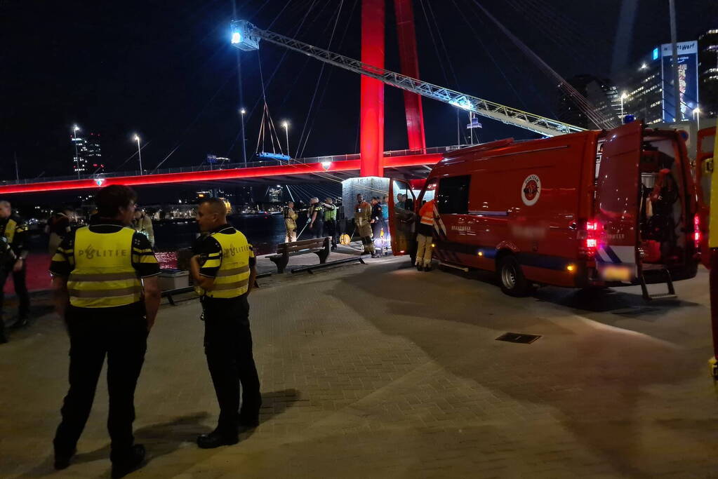 Scooter rijdt maas in, hulpdiensten opzoek naar slachtoffers