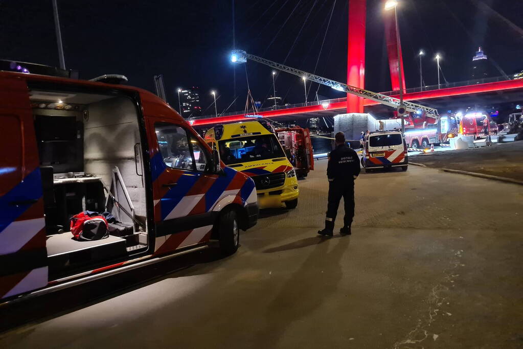 Scooter rijdt maas in, hulpdiensten opzoek naar slachtoffers