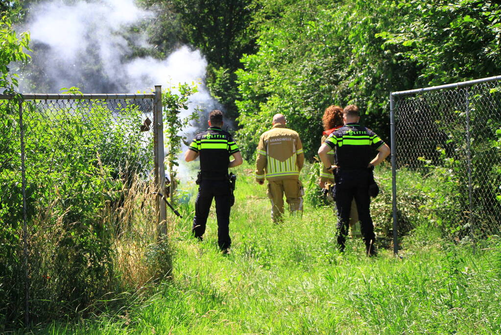 Veel rook bij verbranden van tuinafval