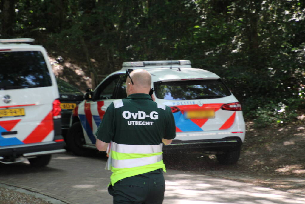 Persoon onder verdachte omstandigheden aangetroffen in bos