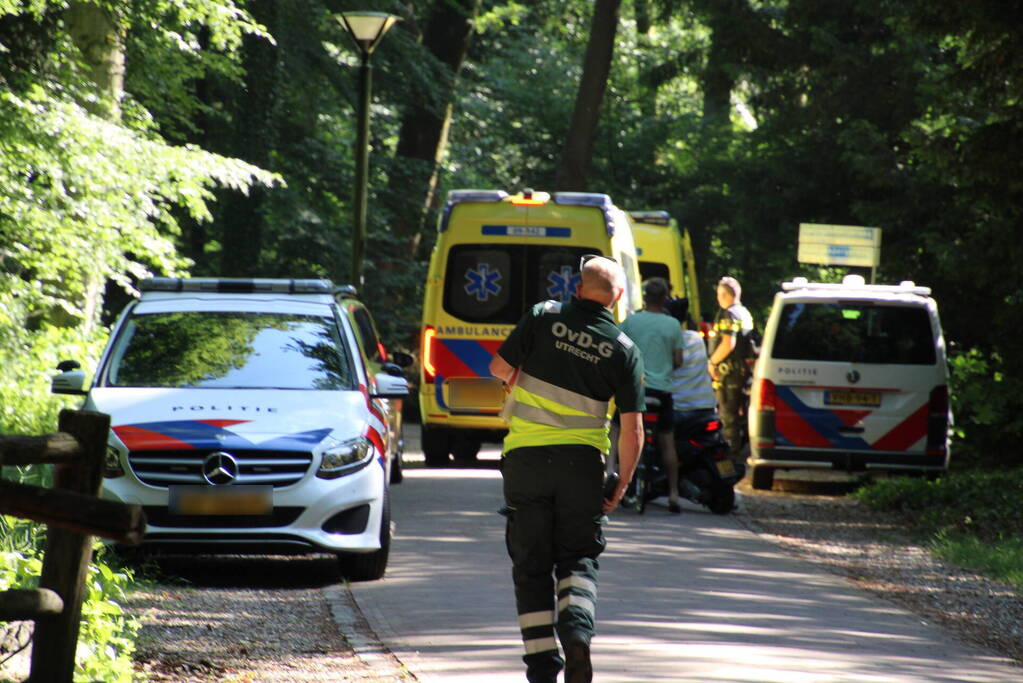 Persoon onder verdachte omstandigheden aangetroffen in bos