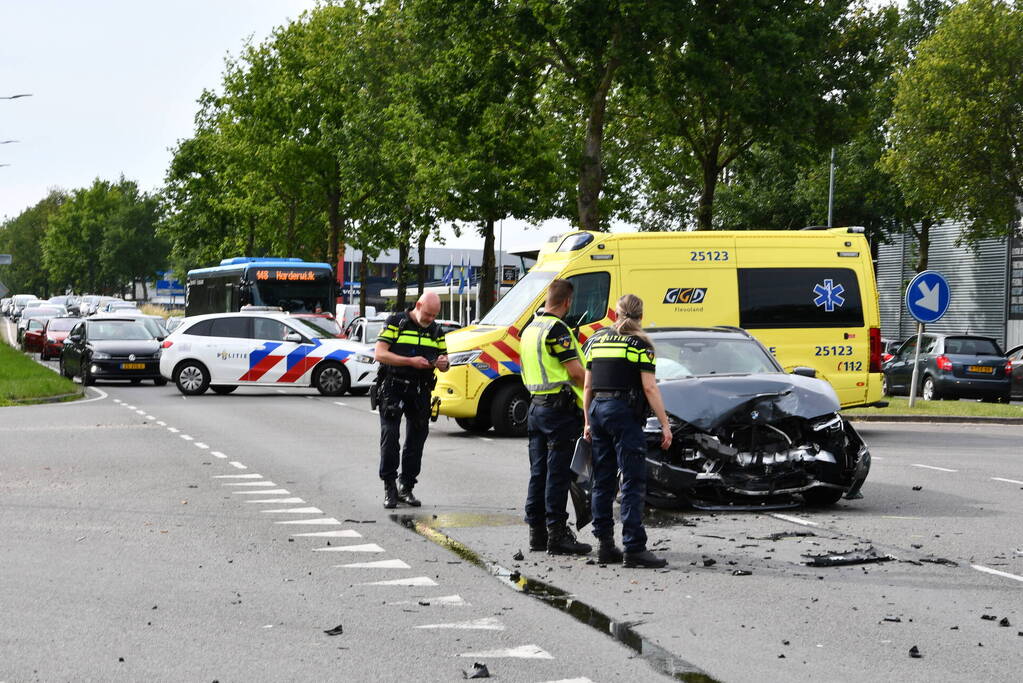 Flinke schade en lange file na ongeval