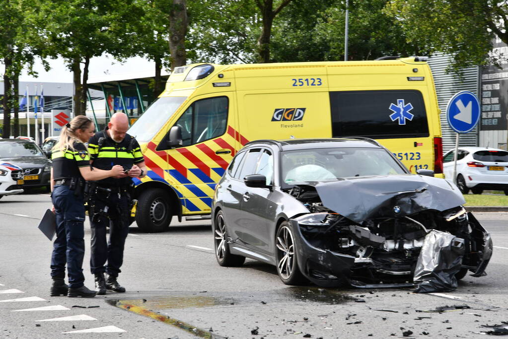 Flinke schade en lange file na ongeval