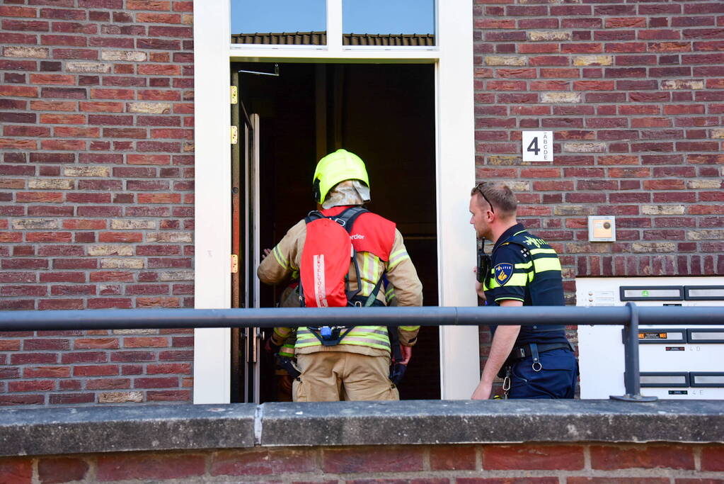 Brand in bloemenwinkel door onkruidverbranding