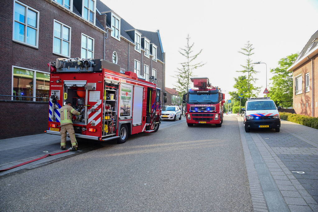 Brand in bloemenwinkel door onkruidverbranding