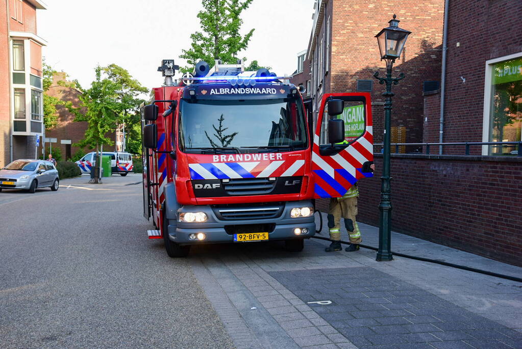 Brand in bloemenwinkel door onkruidverbranding
