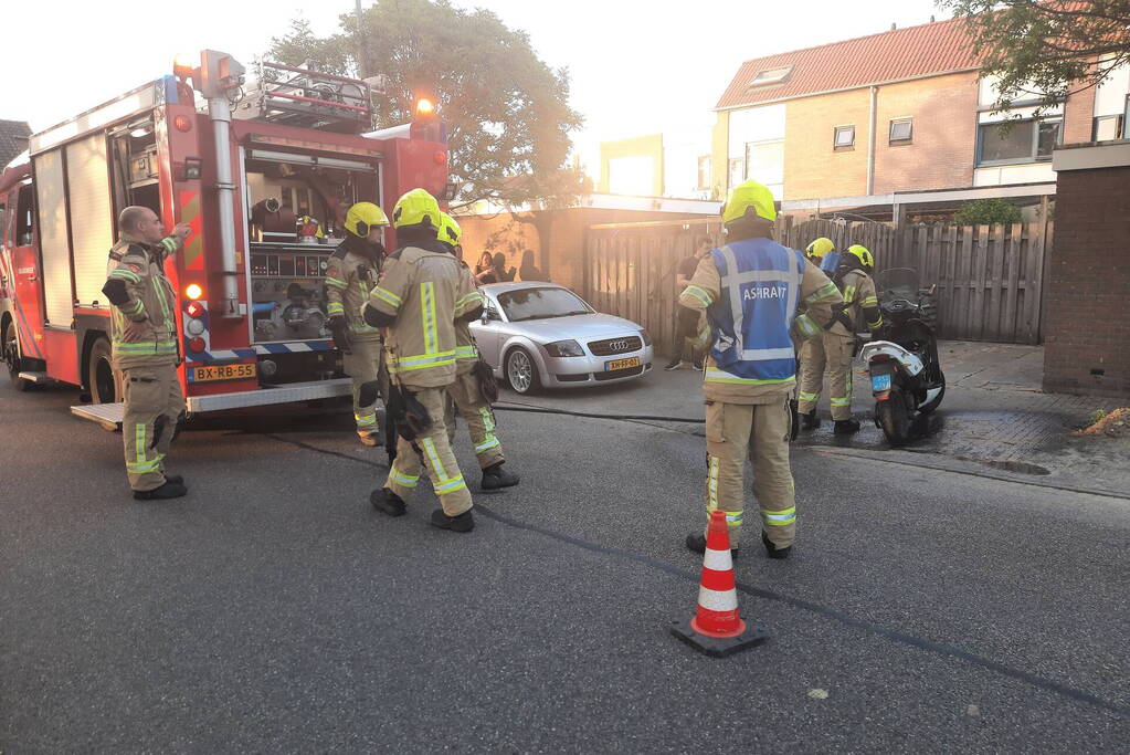 Accu van scooter vat vlam