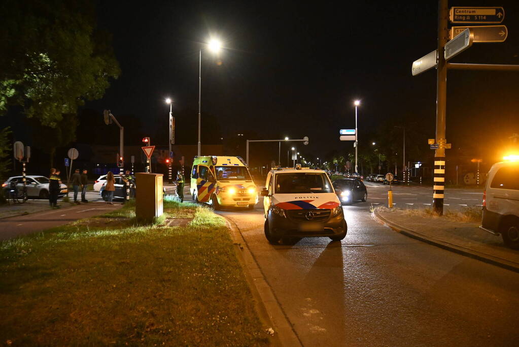 Fietsster gewond achtergelaten door automobilist