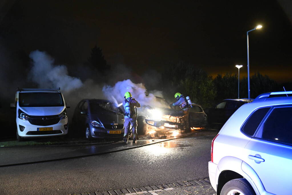 Auto's uitgebrand op parkeerplaats volkstuinvereniging