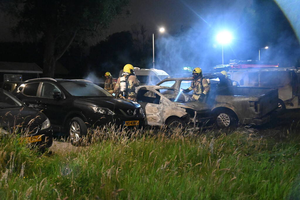 Auto's uitgebrand op parkeerplaats volkstuinvereniging