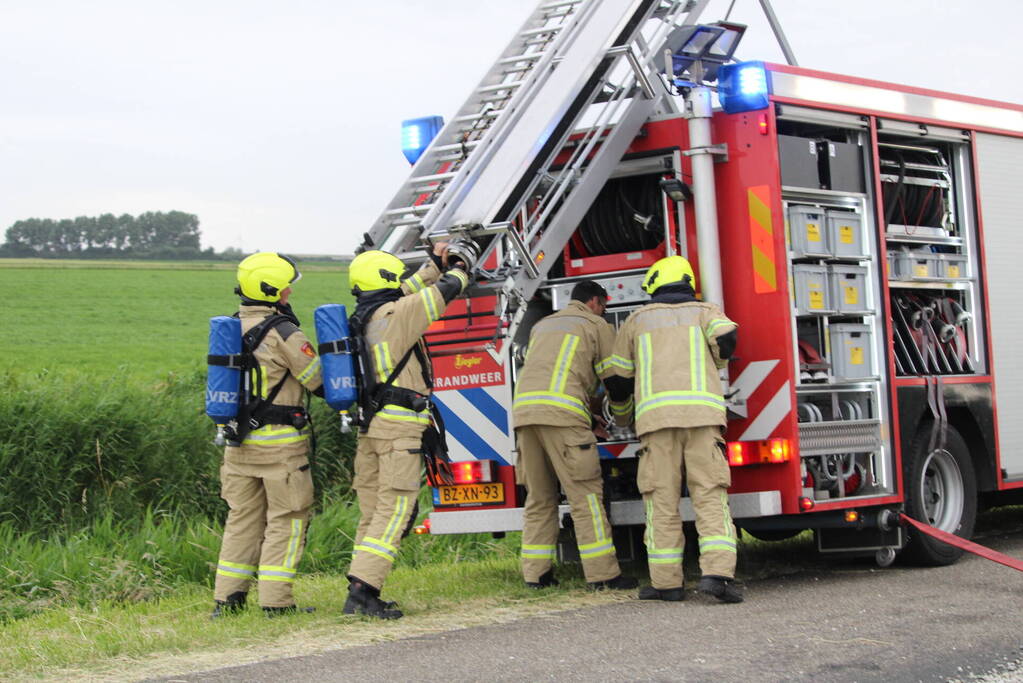 Forse rookontwikkeling bij uitslaande brand op boerderij
