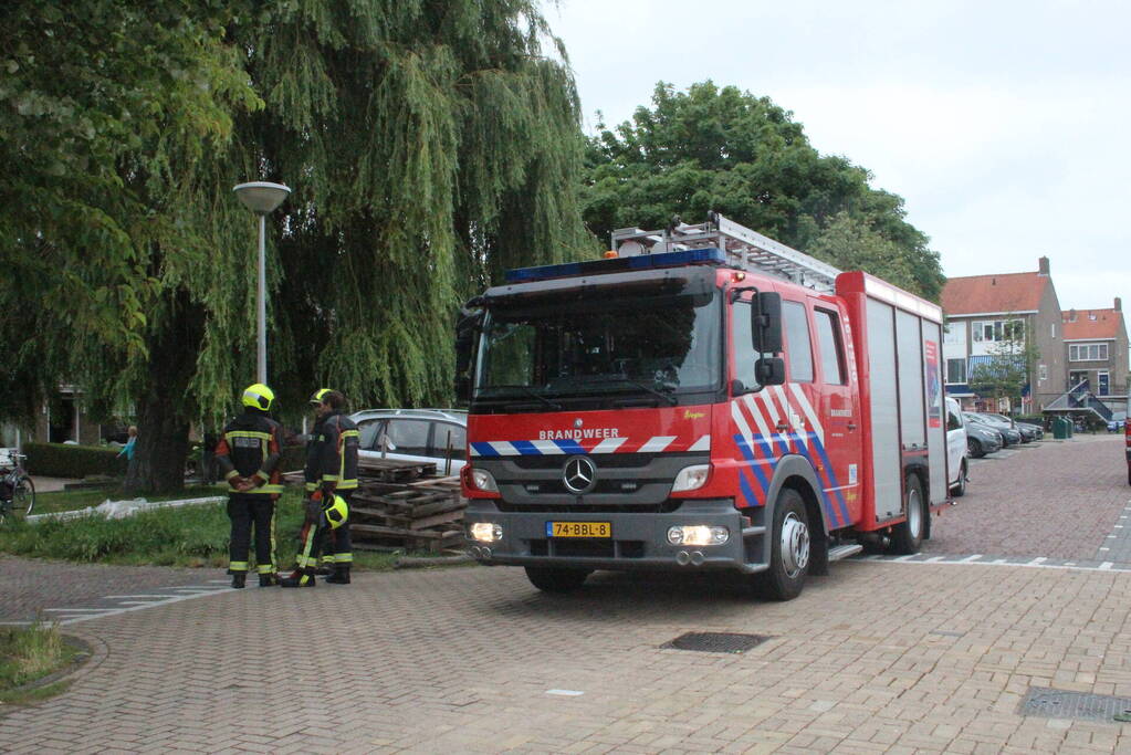 Brandweer doet onderzoek naar gaslucht