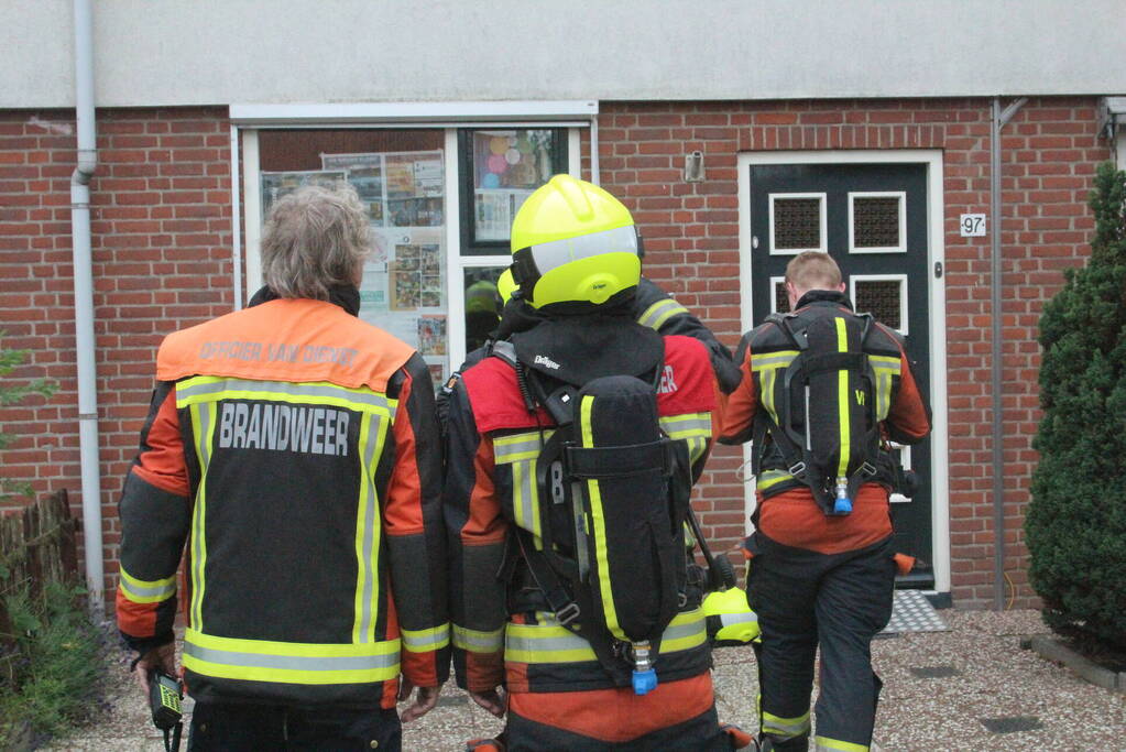 Brandweer doet onderzoek naar gaslucht